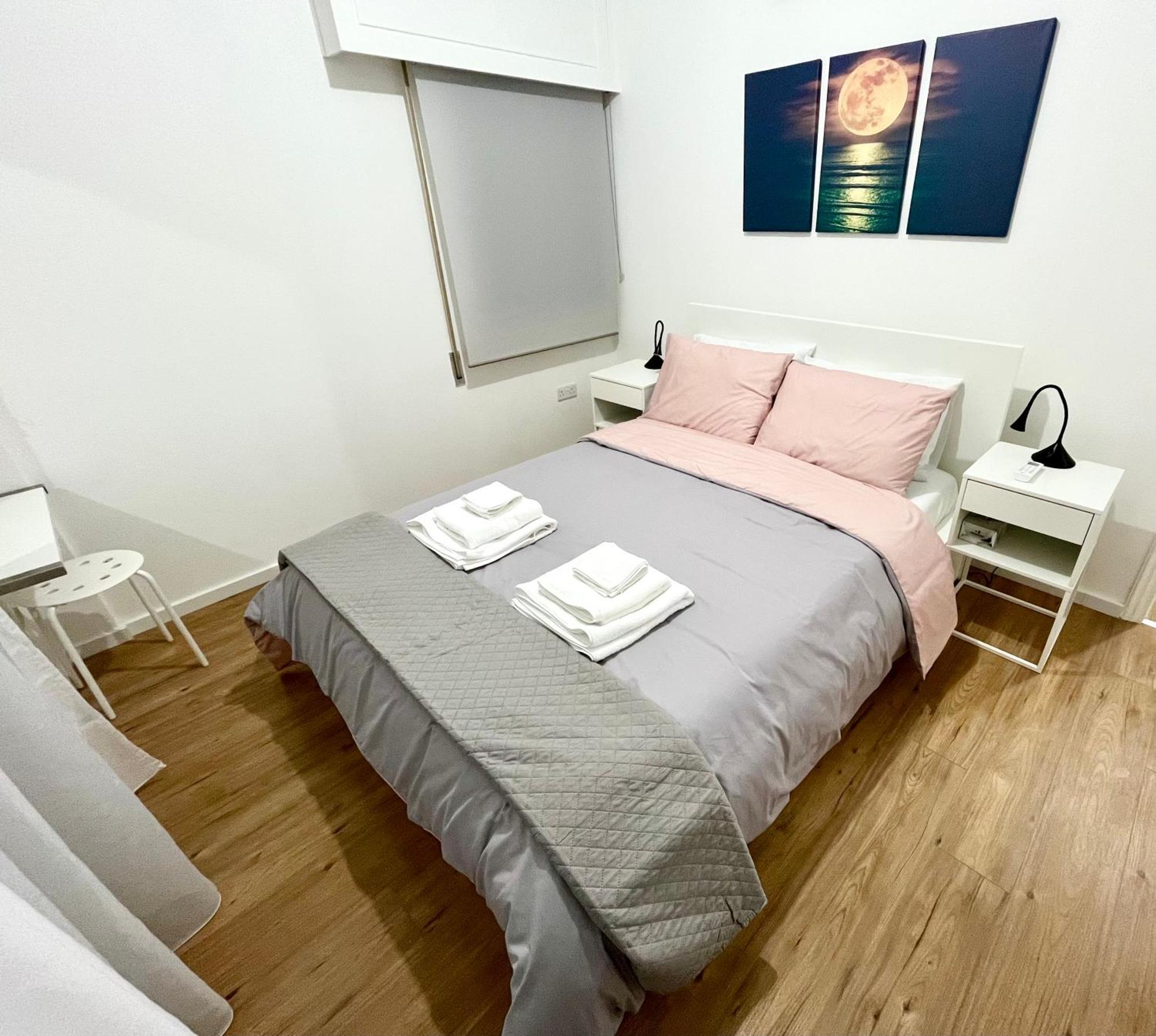 Modern Apartment Near Mckenzie Beach Larnaca Esterno foto