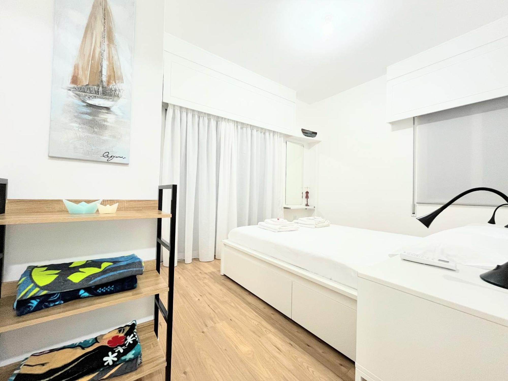 Modern Apartment Near Mckenzie Beach Larnaca Esterno foto