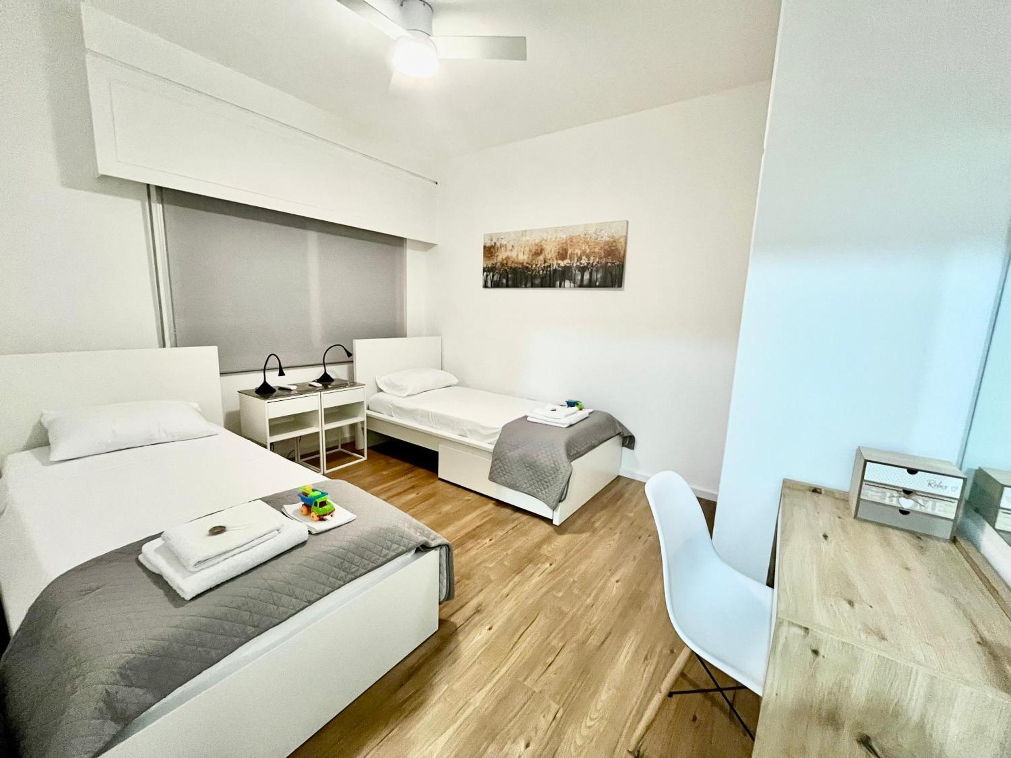 Modern Apartment Near Mckenzie Beach Larnaca Esterno foto